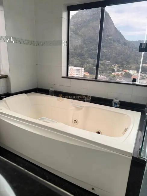 Cobertura com 3 quartos à venda, 210m2 em Jacarepaguá, Rio De Janeiro - RJ - imagem 4 Foto 4 de Cobertura com 3 quartos à venda, 210m2 em Jacarepaguá, Rio De Janeiro - RJ