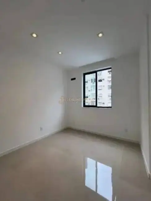 Apartamento com 1 quarto à venda, 33m2 em Ipanema, Rio De Janeiro - RJ - imagem 3 Foto 3 de Apartamento com 1 quarto à venda, 33m2 em Ipanema, Rio De Janeiro - RJ