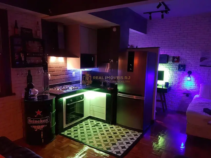 Apartamento com 1 quarto à venda, 40m2 em Copacabana, Rio De Janeiro - RJ - imagem 6 Foto 6 de Apartamento com 1 quarto à venda, 40m2 em Copacabana, Rio De Janeiro - RJ