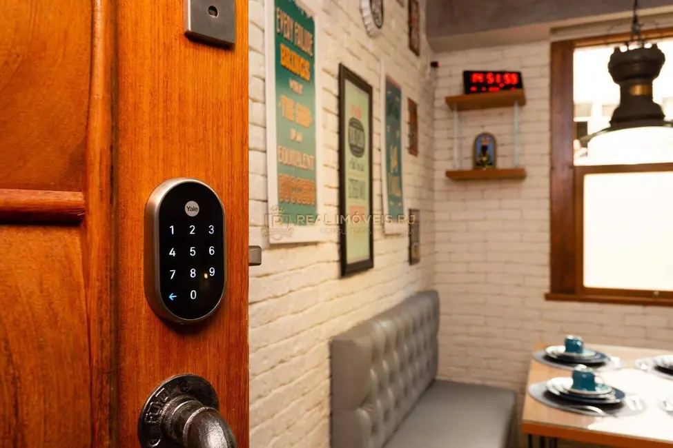 Apartamento com 1 quarto à venda, 40m2 em Copacabana, Rio De Janeiro - RJ - imagem 5 Foto 5 de Apartamento com 1 quarto à venda, 40m2 em Copacabana, Rio De Janeiro - RJ