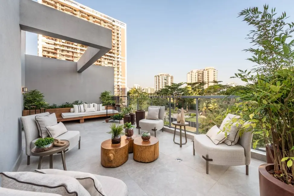 Casa com 3 quartos à venda, 320m2 em Barra da Tijuca, Rio De Janeiro - RJ - imagem 2 Foto 2 de Casa com 3 quartos à venda, 320m2 em Barra da Tijuca, Rio De Janeiro - RJ