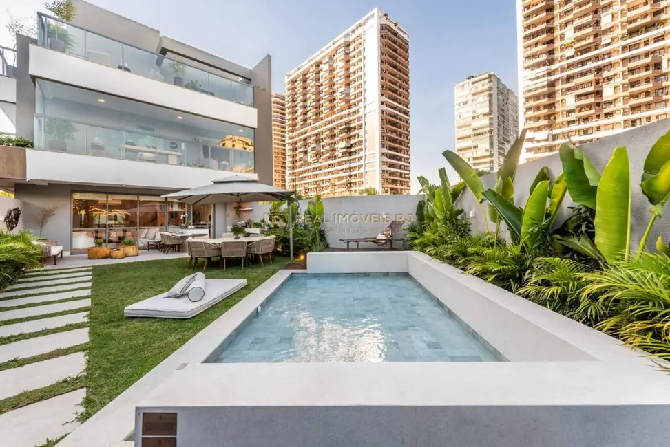 Casa com 3 quartos à venda, 320m2 em Barra da Tijuca, Rio De Janeiro - RJ - imagem 4 Foto 4 de Casa com 3 quartos à venda, 320m2 em Barra da Tijuca, Rio De Janeiro - RJ