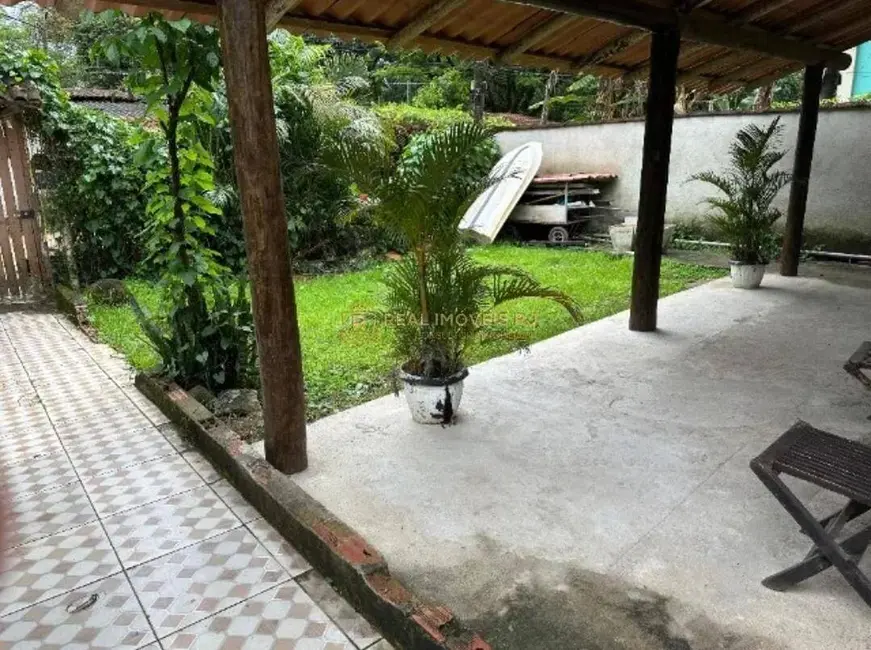 Foto 2 de Casa com 3 quartos à venda, 200m2 em Angra Dos Reis - RJ