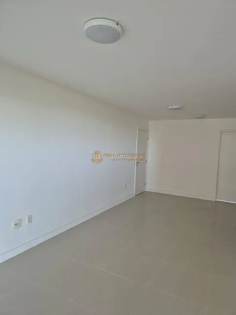 Apartamento com 4 quartos à venda, 122m2 em Rio De Janeiro - RJ - imagem 9 Foto 9 de Apartamento com 4 quartos à venda, 122m2 em Rio De Janeiro - RJ