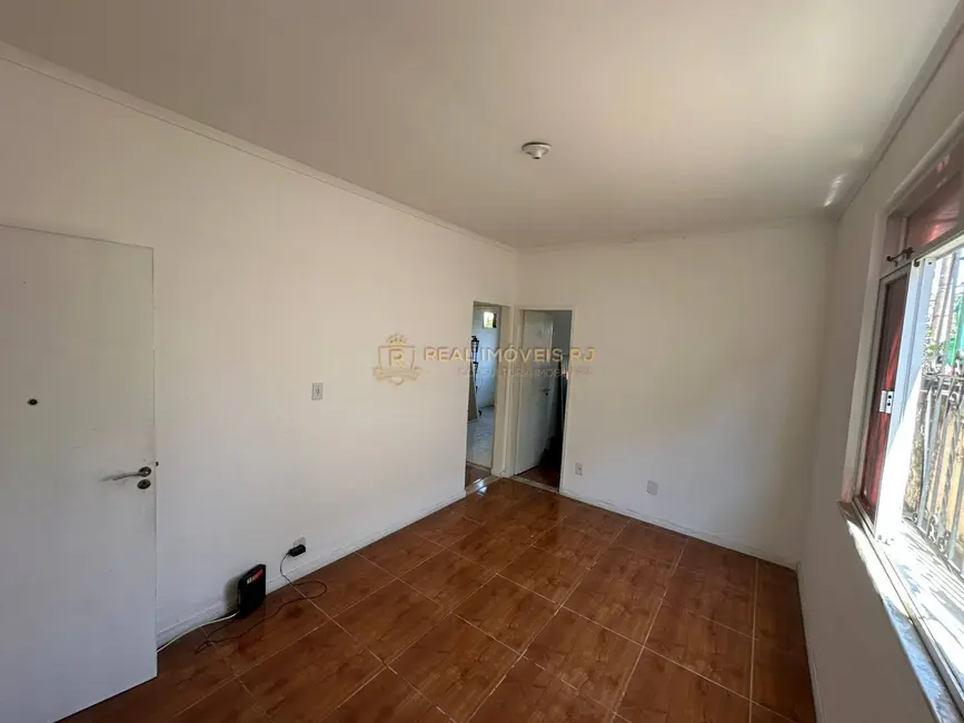 Casa com 2 quartos à venda, 140m2 em Vila Valqueire, Rio De Janeiro - RJ - imagem 8 Foto 8 de Casa com 2 quartos à venda, 140m2 em Vila Valqueire, Rio De Janeiro - RJ
