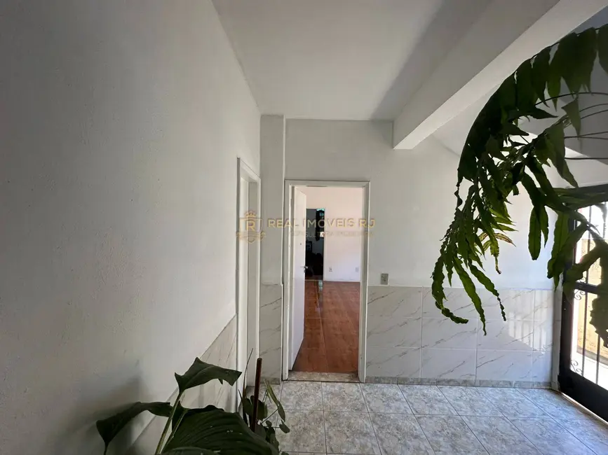 Casa com 2 quartos à venda, 140m2 em Vila Valqueire, Rio De Janeiro - RJ - imagem 4 Foto 4 de Casa com 2 quartos à venda, 140m2 em Vila Valqueire, Rio De Janeiro - RJ