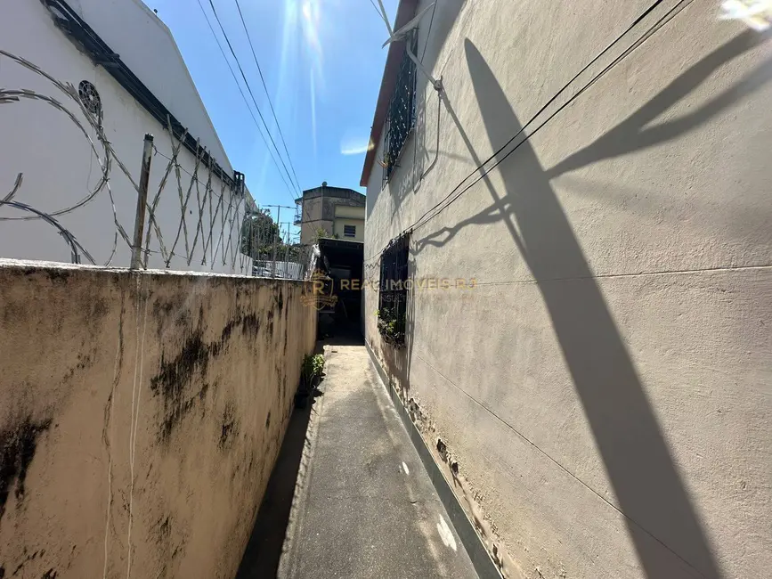 Casa com 2 quartos à venda, 140m2 em Vila Valqueire, Rio De Janeiro - RJ - imagem 3 Foto 3 de Casa com 2 quartos à venda, 140m2 em Vila Valqueire, Rio De Janeiro - RJ
