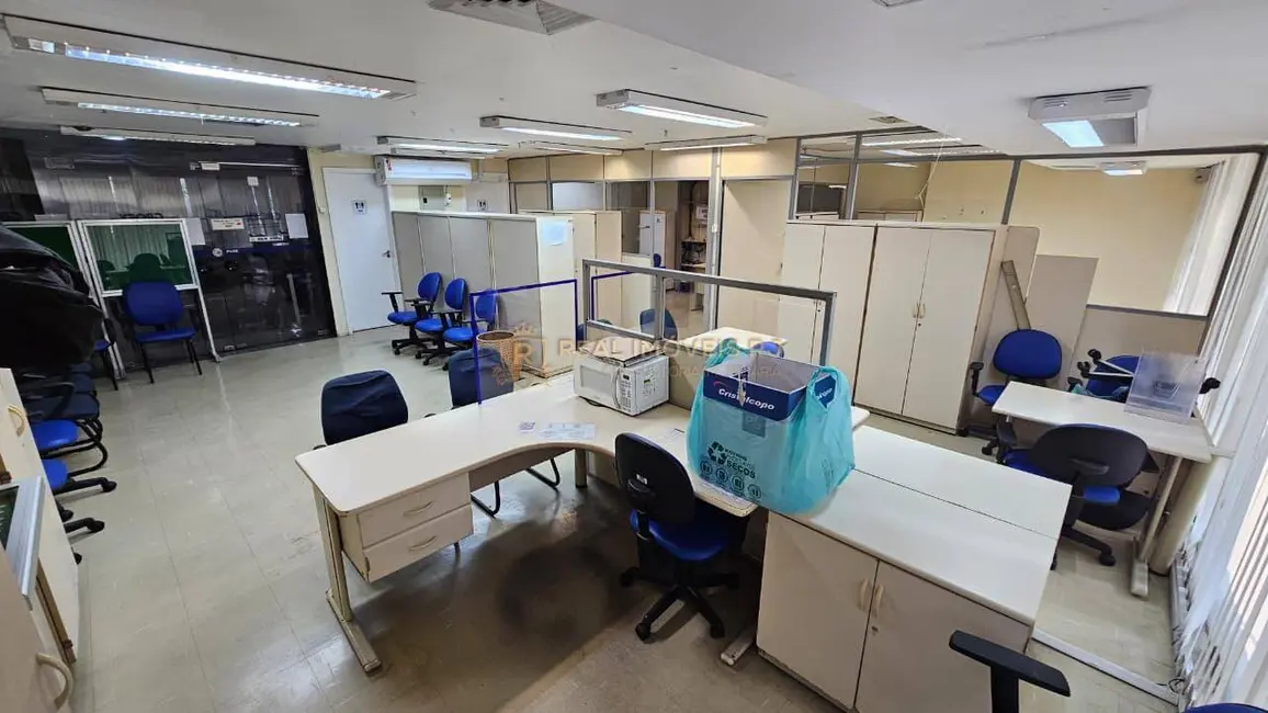 Sala Comercial para alugar, 275m2 em Centro, Rio De Janeiro - RJ - imagem 4 Foto 4 de Sala Comercial para alugar, 275m2 em Centro, Rio De Janeiro - RJ
