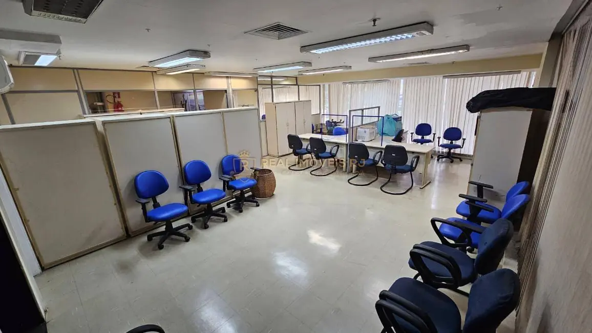 Sala Comercial para alugar, 275m2 em Centro, Rio De Janeiro - RJ - imagem 2 Foto 2 de Sala Comercial para alugar, 275m2 em Centro, Rio De Janeiro - RJ