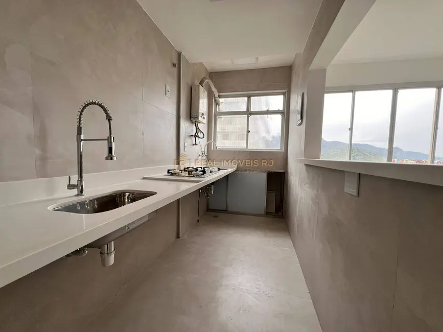 Foto 4 de Apartamento com 2 quartos à venda, 55m2 em Barra da Tijuca, Rio De Janeiro - RJ
