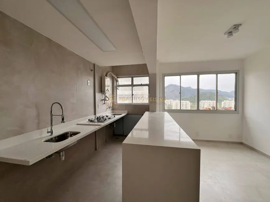 Foto 2 de Apartamento com 2 quartos à venda, 55m2 em Barra da Tijuca, Rio De Janeiro - RJ