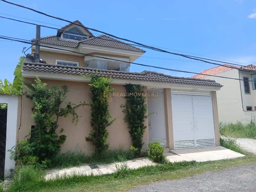 Foto 1 de Casa com 4 quartos para alugar, 250m2 em Vargem Grande, Rio De Janeiro - RJ