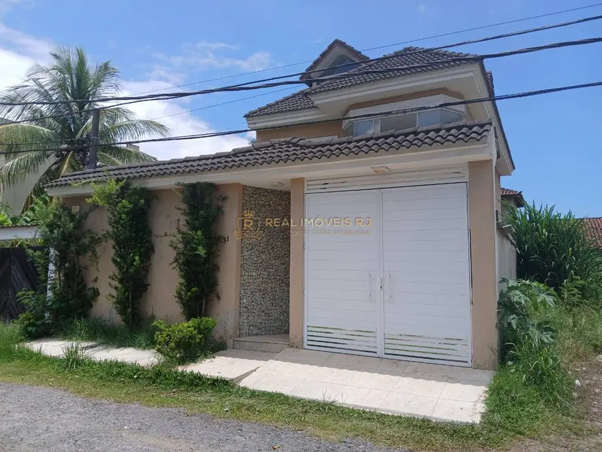Foto 2 de Casa com 4 quartos para alugar, 250m2 em Vargem Grande, Rio De Janeiro - RJ