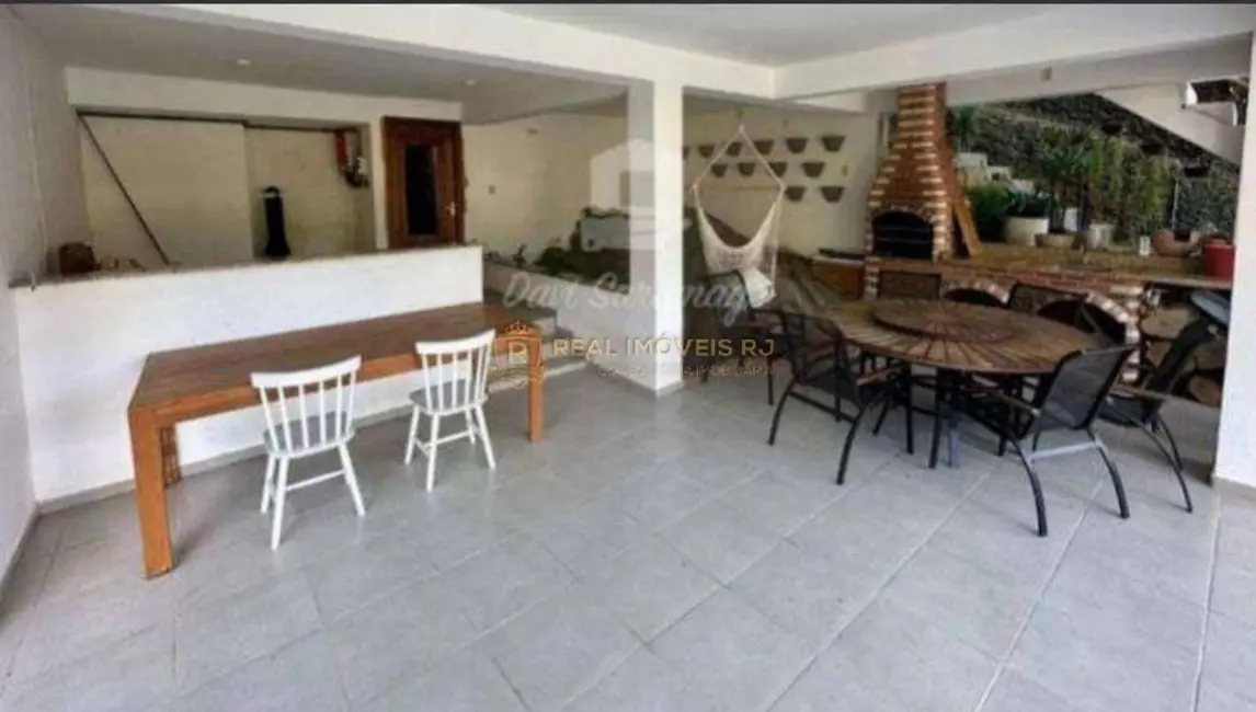 Casa com 4 quartos à venda, 370m2 em Vila Progresso, Niteroi - RJ - imagem 3 Foto 3 de Casa com 4 quartos à venda, 370m2 em Vila Progresso, Niteroi - RJ