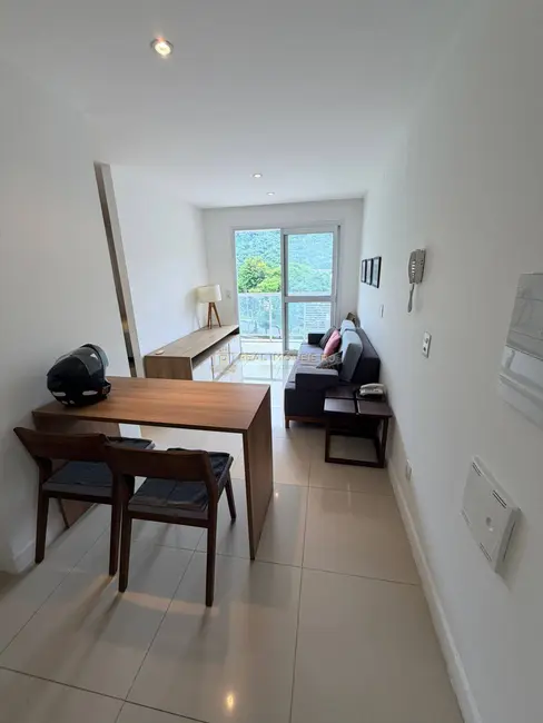 Apartamento com 1 quarto para alugar, 37m2 em Jacarepaguá, Rio De Janeiro - RJ - imagem 2 Foto 2 de Apartamento com 1 quarto para alugar, 37m2 em Jacarepaguá, Rio De Janeiro - RJ