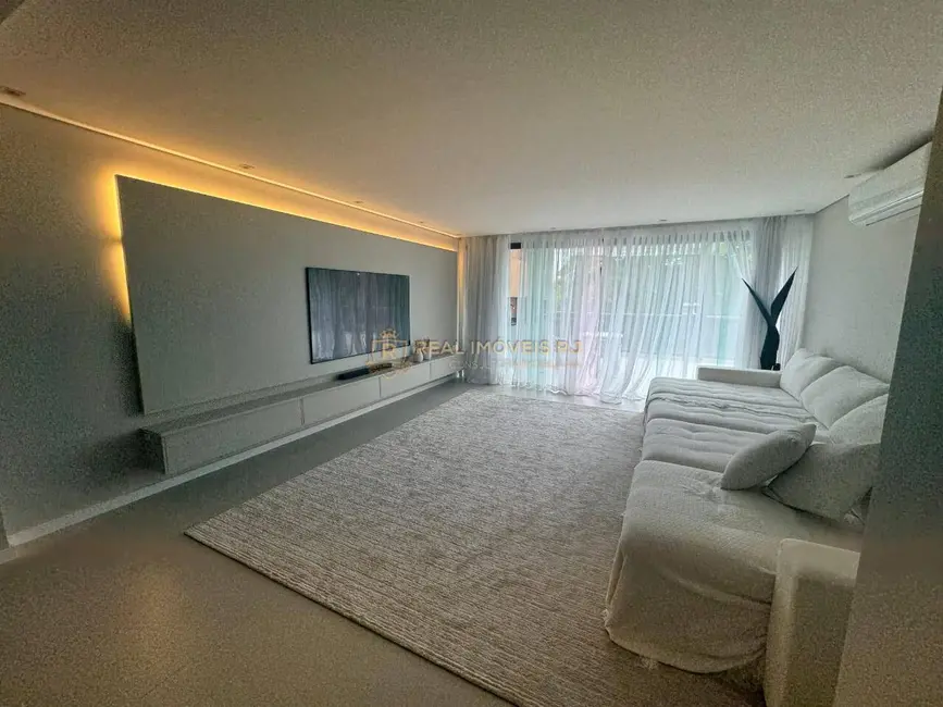 Cobertura com 3 quartos à venda, 166m2 em Recreio dos Bandeirantes, Rio De Janeiro - RJ - imagem 3 Foto 3 de Cobertura com 3 quartos à venda, 166m2 em Recreio dos Bandeirantes, Rio De Janeiro - RJ