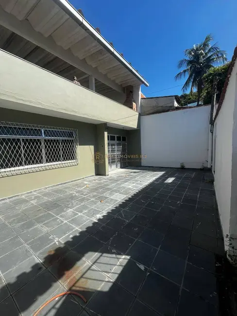 Foto 2 de Casa com 4 quartos à venda, 132m2 em Vila Valqueire, Rio De Janeiro - RJ