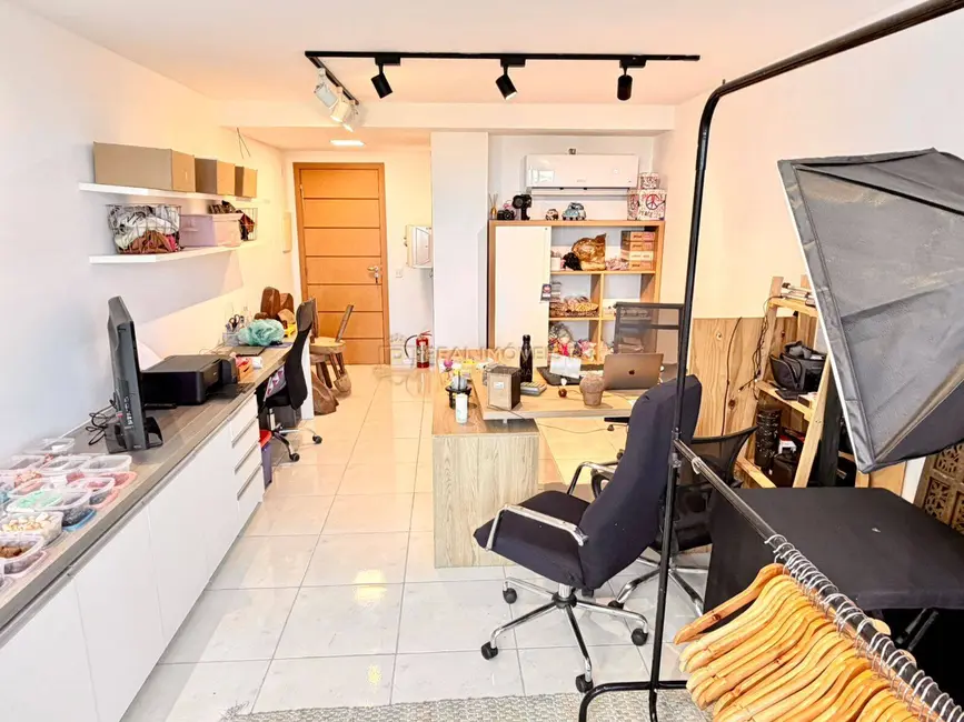 Sala Comercial à venda em Recreio dos Bandeirantes, Rio De Janeiro - RJ - imagem 8 Foto 8 de Sala Comercial à venda em Recreio dos Bandeirantes, Rio De Janeiro - RJ