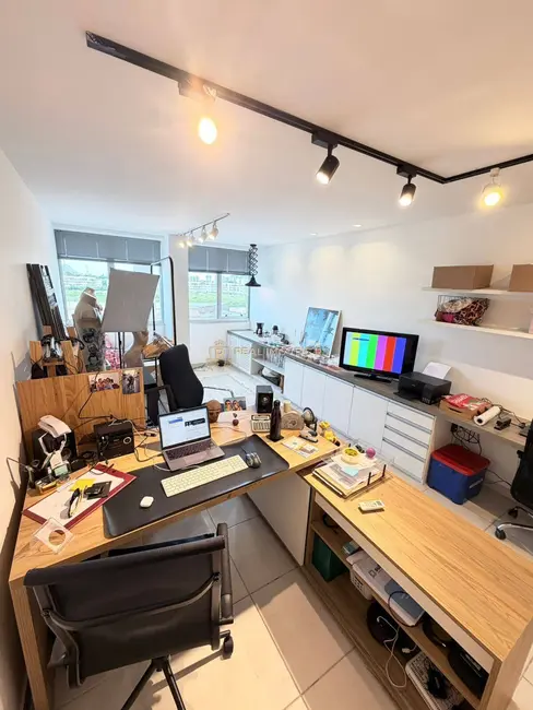 Sala Comercial à venda em Recreio dos Bandeirantes, Rio De Janeiro - RJ - imagem 1 Foto 1 de Sala Comercial à venda em Recreio dos Bandeirantes, Rio De Janeiro - RJ