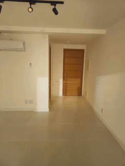 Foto 2 de Sala Comercial à venda, 25m2 em Recreio dos Bandeirantes, Rio De Janeiro - RJ