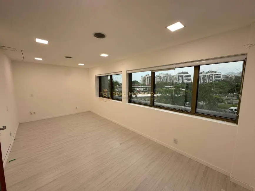 Foto 2 de Sala Comercial para alugar, 140m2 em Barra da Tijuca, Rio De Janeiro - RJ
