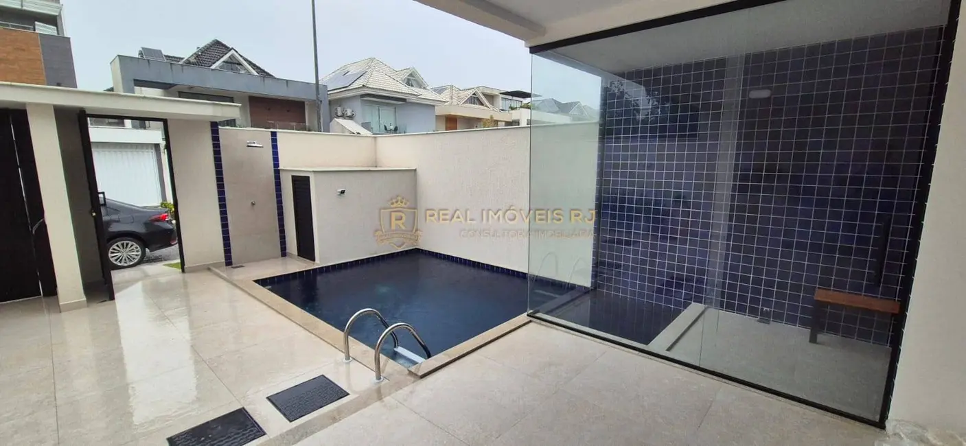 Casa com 3 quartos para alugar, 315m2 em Recreio dos Bandeirantes, Rio De Janeiro - RJ - imagem 2 Foto 2 de Casa com 3 quartos para alugar, 315m2 em Recreio dos Bandeirantes, Rio De Janeiro - RJ