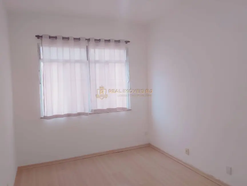 Foto 3 de Casa com 2 quartos para alugar, 200m2 em Praça Seca, Rio De Janeiro - RJ