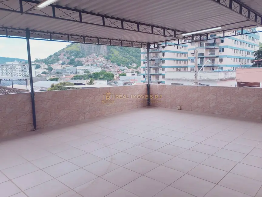 Foto 2 de Casa com 2 quartos para alugar, 200m2 em Praça Seca, Rio De Janeiro - RJ