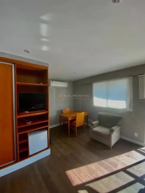 Foto 2 de Apartamento com 2 quartos à venda, 60m2 em Barra da Tijuca, Rio De Janeiro - RJ