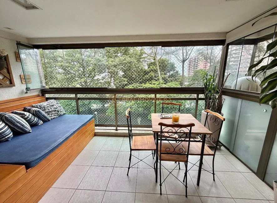 Apartamento com 4 quartos à venda, 110m2 em Rio De Janeiro - RJ - imagem 2 Foto 2 de Apartamento com 4 quartos à venda, 110m2 em Rio De Janeiro - RJ