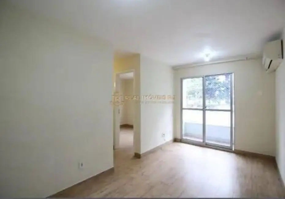 Foto 2 de Apartamento com 2 quartos à venda, 50m2 em Taquara, Rio De Janeiro - RJ
