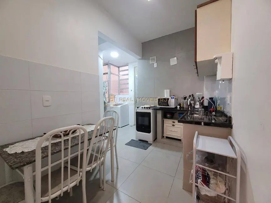 Apartamento com 3 quartos à venda, 100m2 em Copacabana, Rio De Janeiro - RJ - imagem 6 Foto 6 de Apartamento com 3 quartos à venda, 100m2 em Copacabana, Rio De Janeiro - RJ