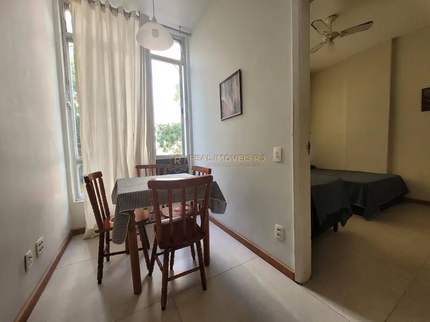 Apartamento com 3 quartos à venda, 100m2 em Copacabana, Rio De Janeiro - RJ - imagem 7 Foto 7 de Apartamento com 3 quartos à venda, 100m2 em Copacabana, Rio De Janeiro - RJ
