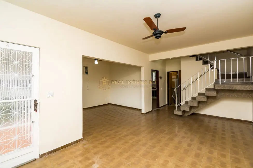 Casa com 3 quartos à venda, 230m2 em Irajá, Rio De Janeiro - RJ - imagem 2 Foto 2 de Casa com 3 quartos à venda, 230m2 em Irajá, Rio De Janeiro - RJ