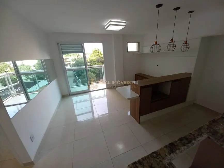 Foto 2 de Apartamento com 1 quarto para alugar, 40m2 em Taquara, Rio De Janeiro - RJ