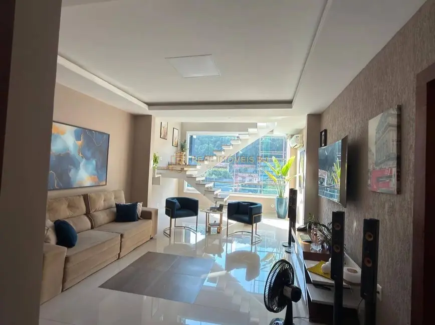 Foto 2 de Casa com 5 quartos à venda, 800m2 em Taquara, Rio De Janeiro - RJ