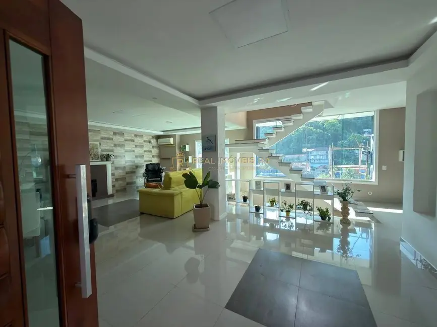 Foto 1 de Casa com 5 quartos à venda, 800m2 em Taquara, Rio De Janeiro - RJ
