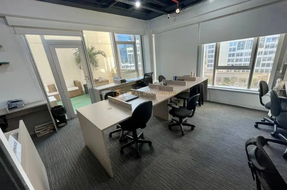 Sala Comercial para alugar, 140m2 em Rio De Janeiro - RJ - imagem 1 Foto 1 de Sala Comercial para alugar, 140m2 em Rio De Janeiro - RJ
