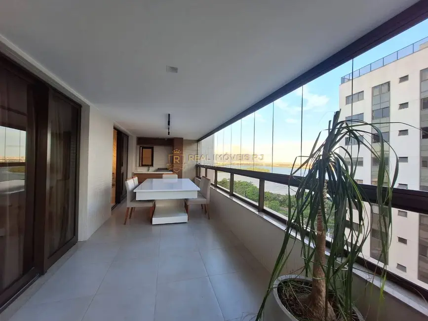 Apartamento com 4 quartos à venda, 137m2 em Rio De Janeiro - RJ - imagem 4 Foto 4 de Apartamento com 4 quartos à venda, 137m2 em Rio De Janeiro - RJ