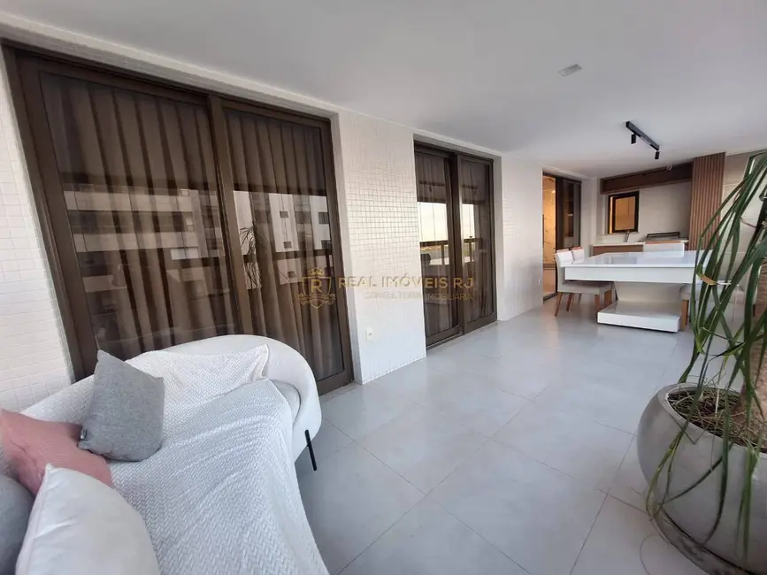 Apartamento com 4 quartos à venda, 137m2 em Rio De Janeiro - RJ - imagem 1 Foto 1 de Apartamento com 4 quartos à venda, 137m2 em Rio De Janeiro - RJ
