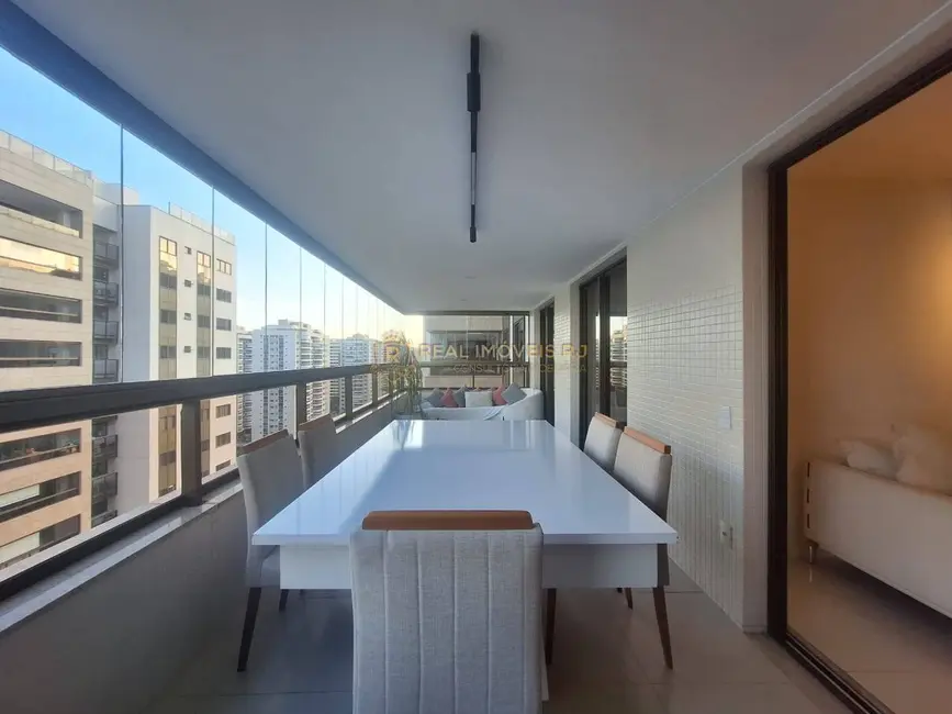 Apartamento com 4 quartos à venda, 137m2 em Rio De Janeiro - RJ - imagem 8 Foto 8 de Apartamento com 4 quartos à venda, 137m2 em Rio De Janeiro - RJ