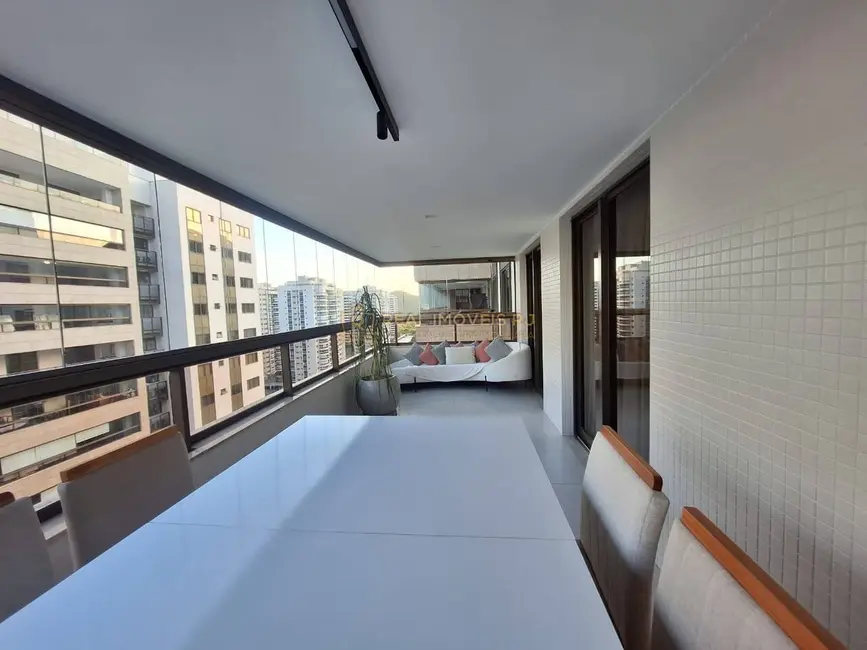 Apartamento com 4 quartos à venda, 137m2 em Rio De Janeiro - RJ - imagem 2 Foto 2 de Apartamento com 4 quartos à venda, 137m2 em Rio De Janeiro - RJ