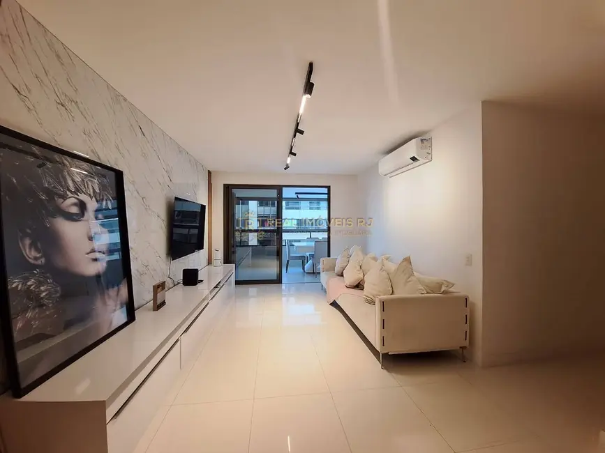 Apartamento com 4 quartos à venda, 137m2 em Rio De Janeiro - RJ - imagem 9 Foto 9 de Apartamento com 4 quartos à venda, 137m2 em Rio De Janeiro - RJ