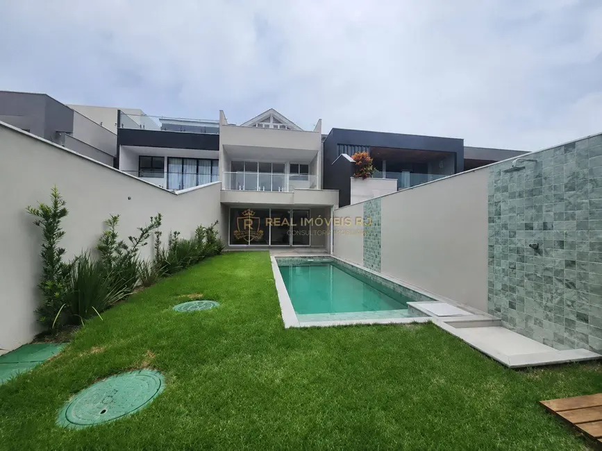 Foto 2 de Casa com 4 quartos à venda, 260m2 em Barra da Tijuca, Rio De Janeiro - RJ