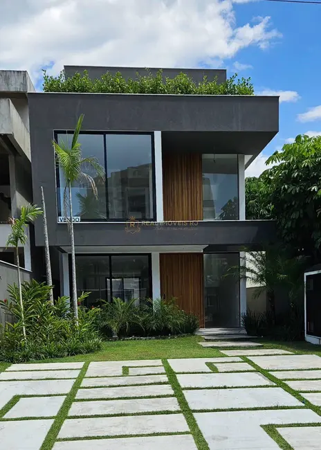 Casa com 4 quartos à venda, 300m2 em Barra da Tijuca, Rio De Janeiro - RJ - imagem 2 Foto 2 de Casa com 4 quartos à venda, 300m2 em Barra da Tijuca, Rio De Janeiro - RJ