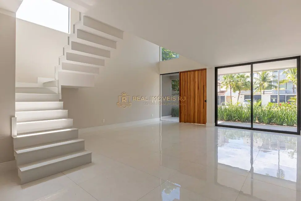 Casa com 4 quartos à venda, 300m2 em Barra da Tijuca, Rio De Janeiro - RJ - imagem 5 Foto 5 de Casa com 4 quartos à venda, 300m2 em Barra da Tijuca, Rio De Janeiro - RJ