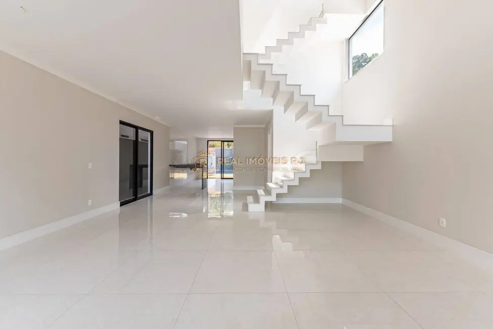 Casa com 4 quartos à venda, 300m2 em Barra da Tijuca, Rio De Janeiro - RJ - imagem 6 Foto 6 de Casa com 4 quartos à venda, 300m2 em Barra da Tijuca, Rio De Janeiro - RJ