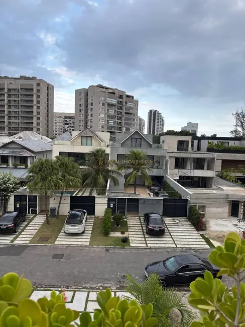 Casa com 4 quartos à venda, 300m2 em Barra da Tijuca, Rio De Janeiro - RJ - imagem 8 Foto 8 de Casa com 4 quartos à venda, 300m2 em Barra da Tijuca, Rio De Janeiro - RJ