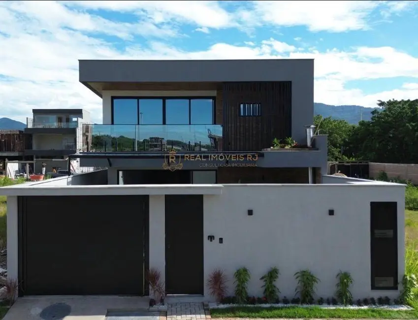 Casa com 4 quartos à venda, 460m2 em Recreio dos Bandeirantes, Rio De Janeiro - RJ - imagem 2 Foto 2 de Casa com 4 quartos à venda, 460m2 em Recreio dos Bandeirantes, Rio De Janeiro - RJ