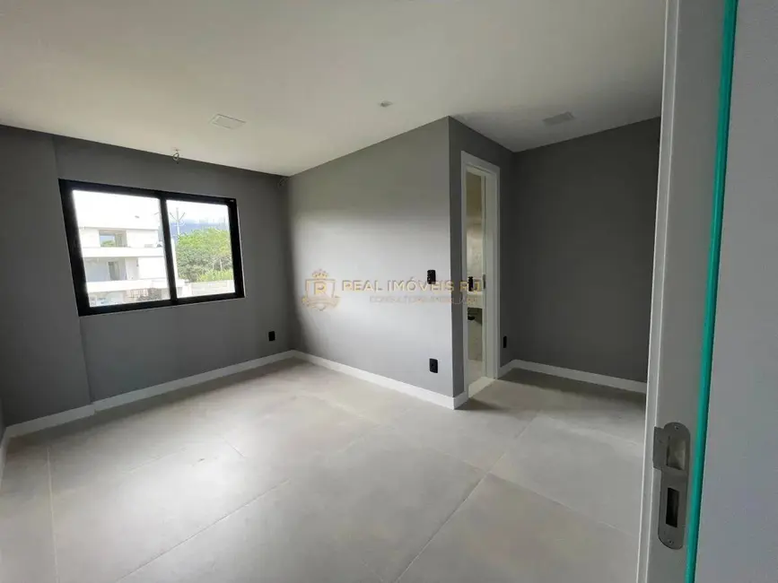 Casa com 4 quartos à venda, 460m2 em Recreio dos Bandeirantes, Rio De Janeiro - RJ - imagem 8 Foto 8 de Casa com 4 quartos à venda, 460m2 em Recreio dos Bandeirantes, Rio De Janeiro - RJ